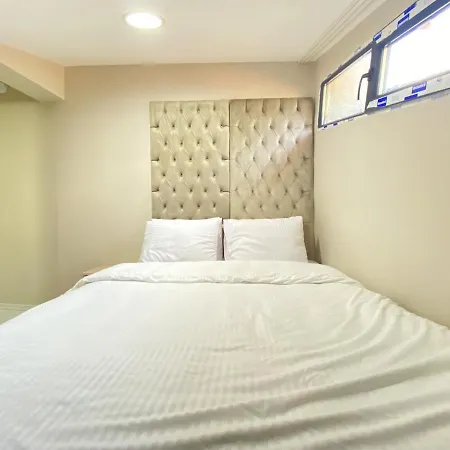 Cozy Loft Flat 2 Min To Trump Mall And Metrobus アパート イスタンブール