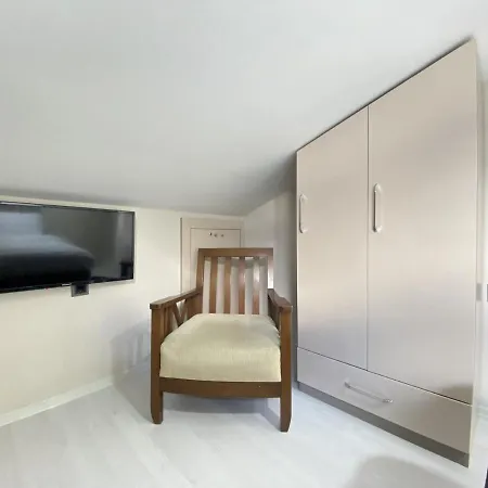 Cozy Loft Flat 2 Min To Trump Mall And Metrobus アパート イスタンブール
