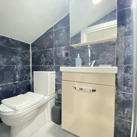 Cozy Loft Flat 2 Min To Trump Mall And Metrobus アパート